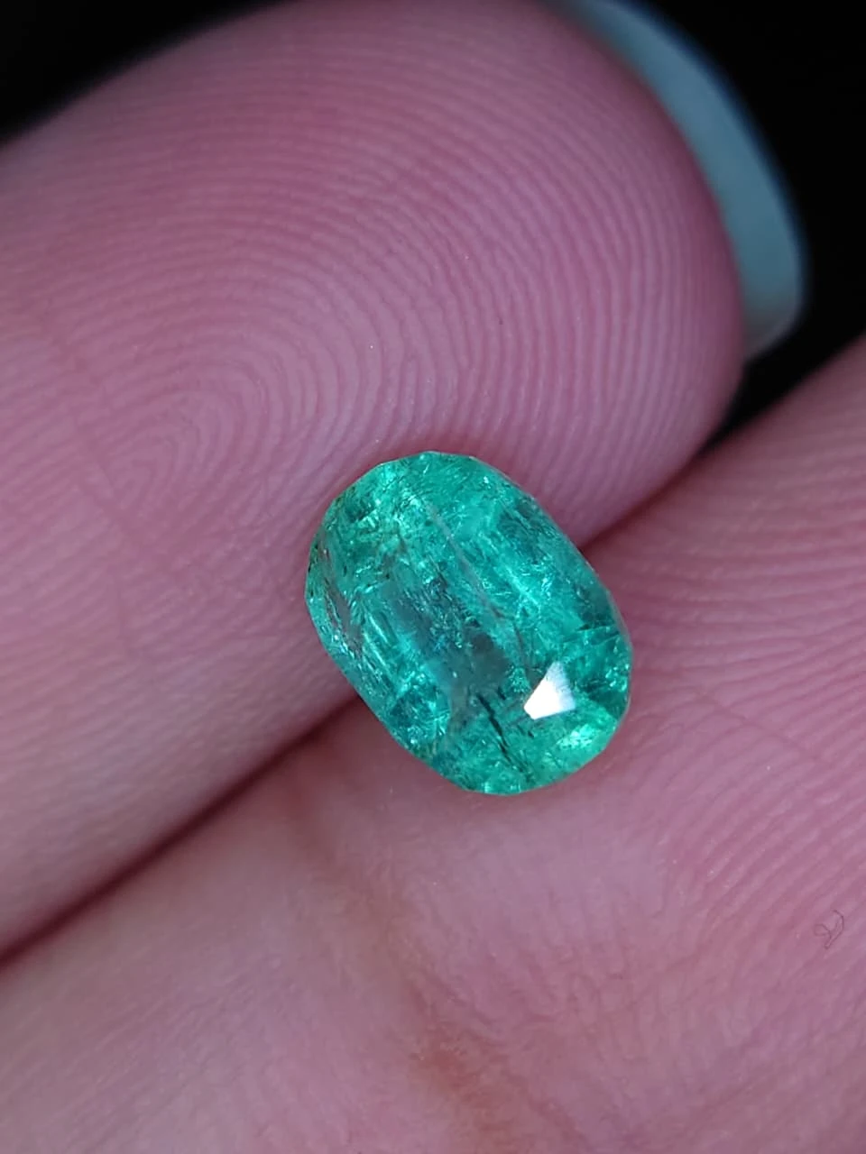 0.8ct Natural Oval Faceted Panjsher Emerald from Afghanistan — view 4